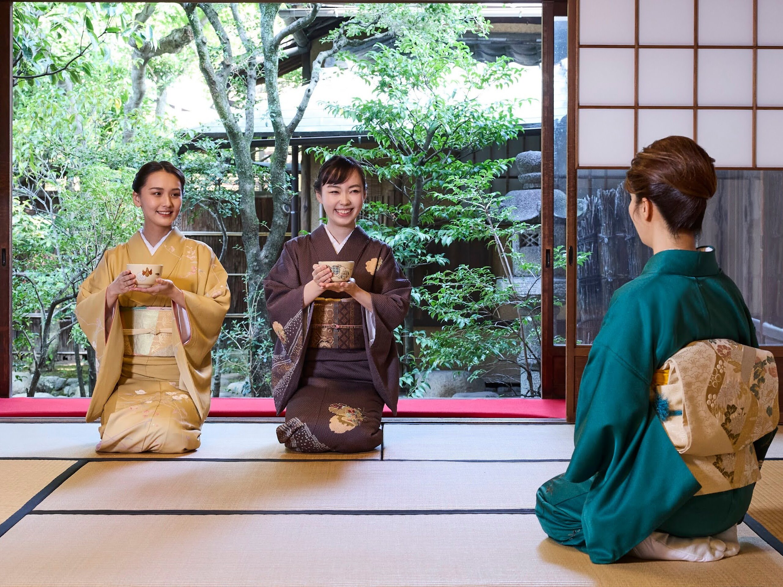 【京都】茶道や着物など和文化体験の英語ホスト及びサポート＜社員／引っ越し費用補助あり／未経験可＞