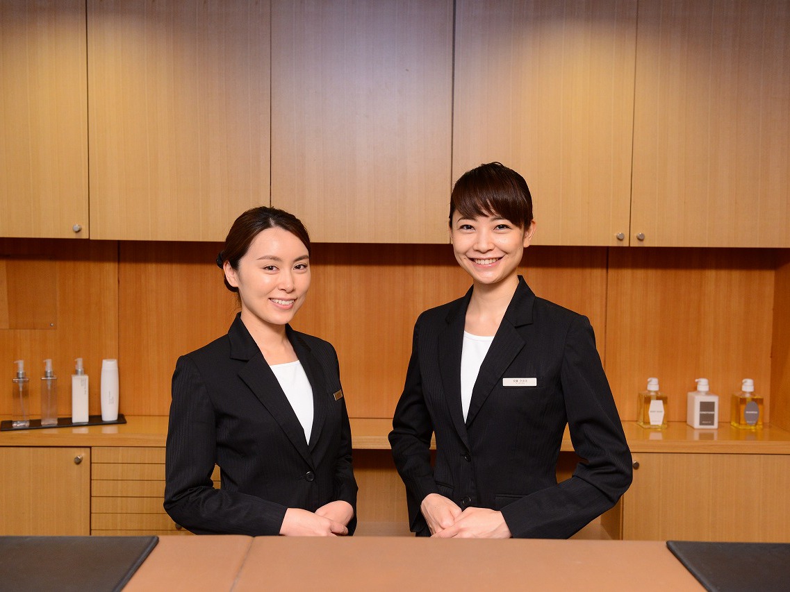 【英語力を活かせる！】会員制スパ＆フィットネス「ヒルズスパ」フロント（一般職）