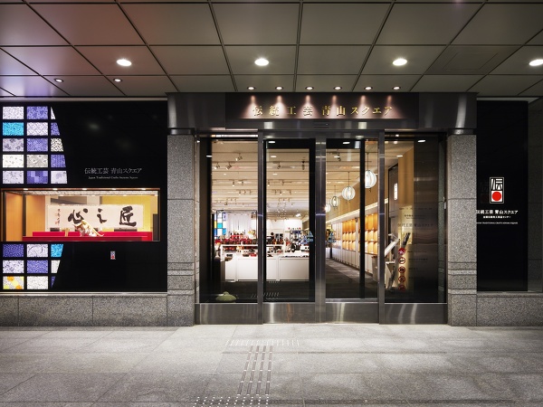 【語学力が活かせます！】伝統工芸 青山スクエアの副店長･･･