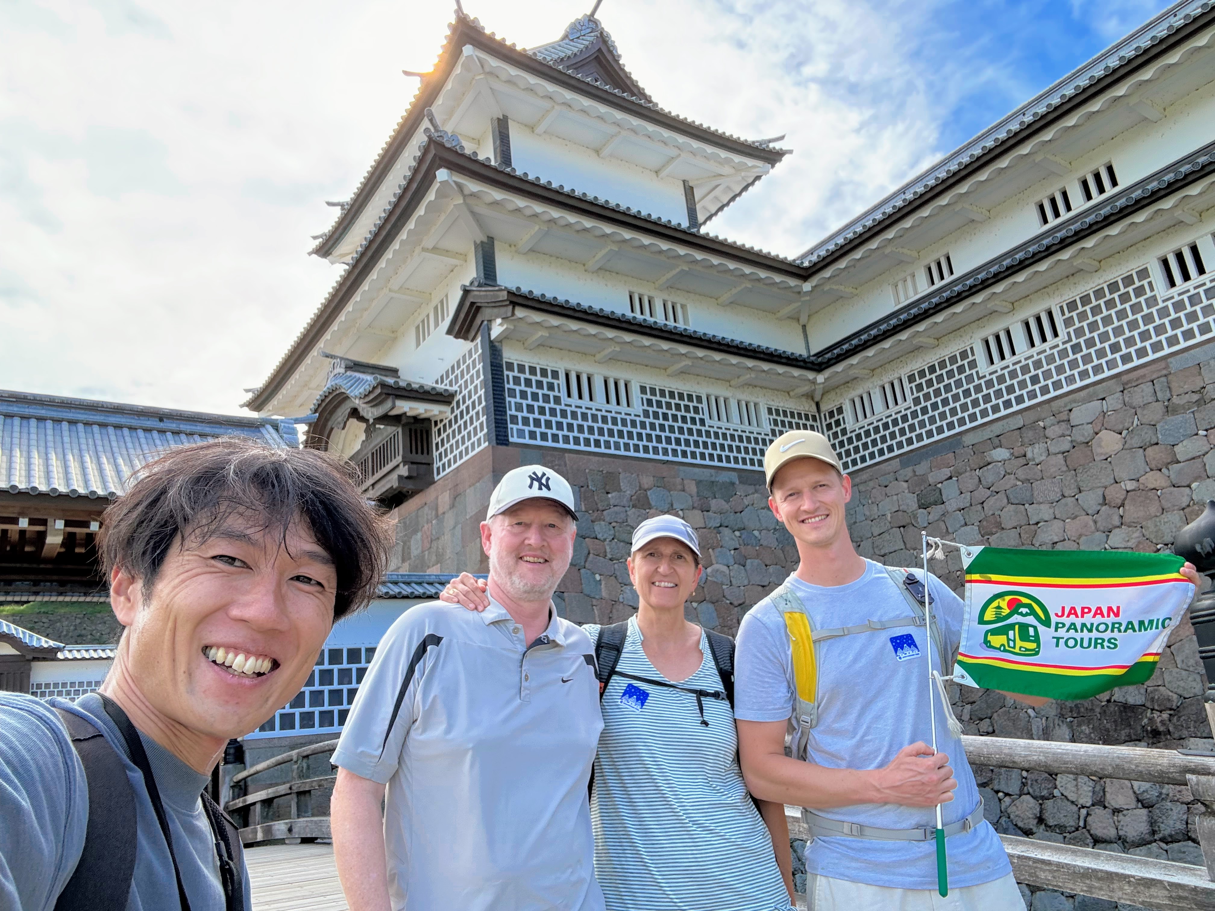 訪日外国人向けバスツアーのツアーガイド専門職☆トリップアドバイザー
